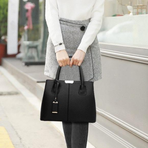 Women's Leather Shoulder Bag - LuxeShoulder