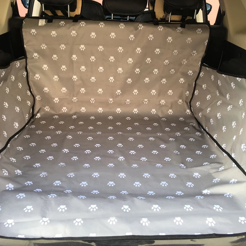 Protective mat for transporting PETS